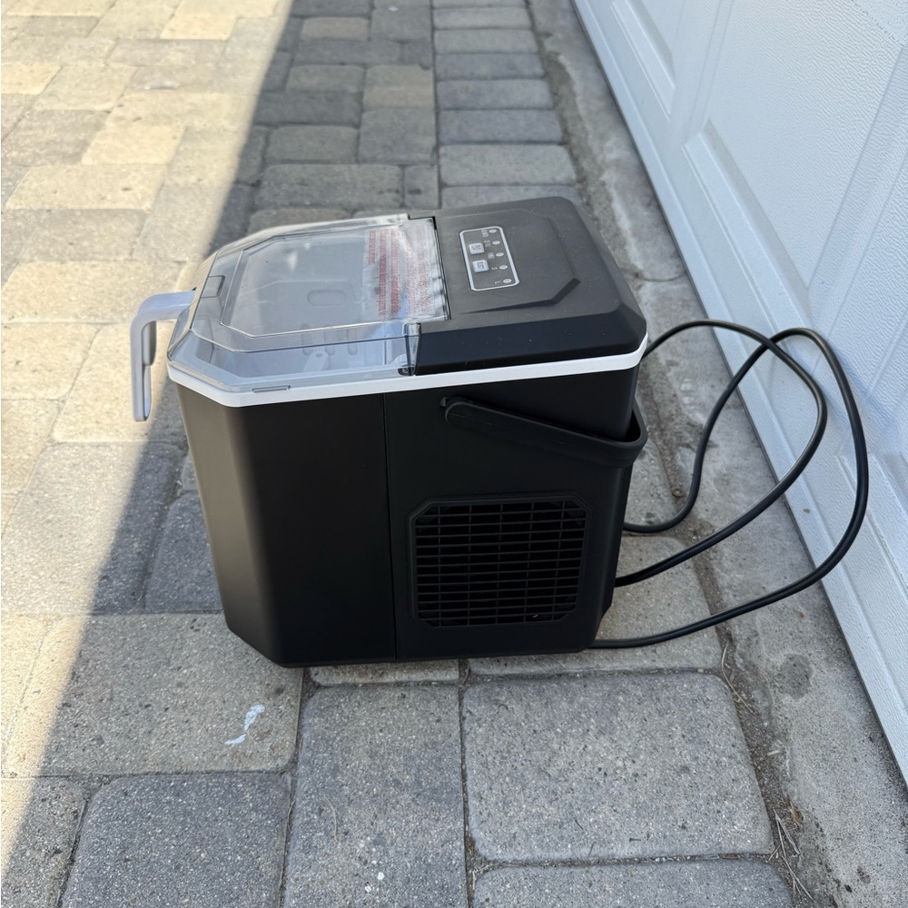 SileOn Black & White Countertop Ice Maker - Picture 2 of 2